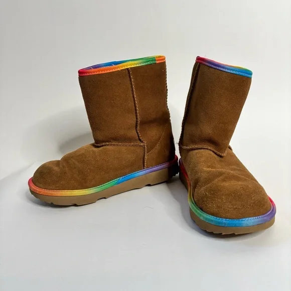 Ugg MINI Classic II Rainbow BOOTS Kids size 1